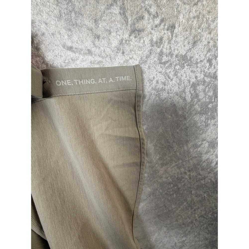Lululemon Mens Long Sleeve Button Up Shirt Tan Khaki Tech Performance Small - Picture 9 of 9